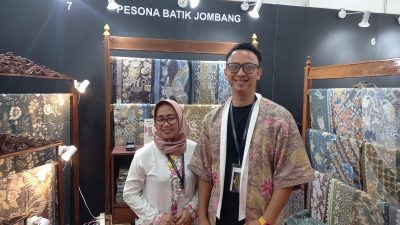 Hadirkan Warna Alam, Pesona Batik Jombang Warnai INACRAFT 2024