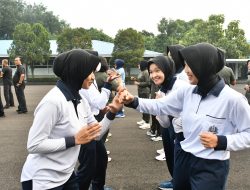 Komandan Beserta Prajurit Lanal Bandung Ikuti Apel dan Olahraga Bersama TNI-POLRI Se-Wilayah Kogartap II/Bandung