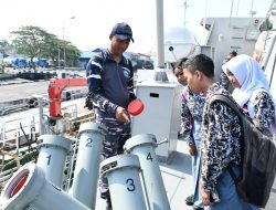 Guna Tumbuhkan Rasa Cinta Tanah Air, Lantamal I Laksanakan Open Ship Dalam Rangka Program Wisata Angkatan Laut