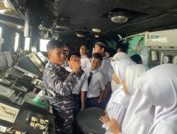 Ratusan Pelajar dan Masyarakat Sabang Antusias Kunjungi Kapal Perang Dalam Rangka Satgas Trisila TNI AL 2024 di Kota Sabang