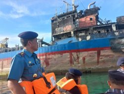Komandan Lanal Bintan Pastikan Kapal Yang Alami Kebakaran di Perairan Berakit Tidak Ganggu Alur Pelayaran