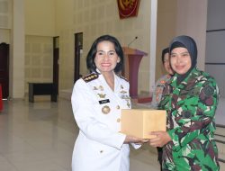 Komandan Lanal Bandung Pimpin Apel Bersama Wanita TNI Tahun 2024 Wilayah Bandung