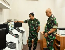 Dansesko TNI Meninjau Fasilitas Latihan Posko Untuk Mendukung Geladi Pasis Dikreg LII Sesko TNI