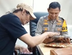 Tak ada kata terlambat, FWJ Indonesia Beri Kejutan Kepada Kapolres Metro Tangerang Kota