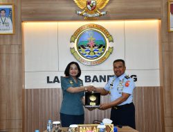 Komandan Lanal Bandung Menerima Audiensi Tim Pusjianstralitbang TNI di Mako Lanal Bandung