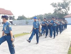 Tingkatkan Kedisiplinan Prajurit, Satlinlamil 3 Laksanakan Latihan Defile