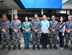 Komandan Lanal Bandung Sambut dan Dampingi Danpuskopaska Laksanakan Kunjungan Kerja Ke Wilker Lanal Bandung