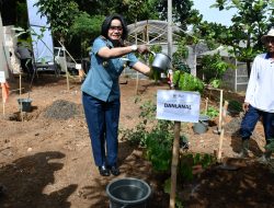 Peringati Hari Lingkungan Hidup Sedunia, Komandan Lanal Bandung Tanda Tangani Komitmen Bersama dan Pelepasan Burung serta Penanaman Pohon Bersama Forkopimda Kota Bandung
