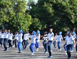 Komandan Lanal Sabang Beserta Ketua Jalasenastri Cabang 3 Korcab I DJA I Laksanakan Olahraga Bersama Senam SKJ 88