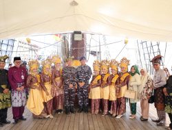 Komandan Lanal Dumai Sambut Kedatangan KRI Dewa Ruci Bersama Rombongan MBJR 2024 di Kota Dumai