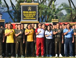 Komandan Beserta Prajurit Lanal Bandung Ikuti Apel Gabungan dan Olahraga Bersama TNI-POLRI Sewilayah Kogartap II/Bandung