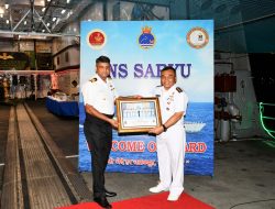 Danlantamal I Hadiri Deck Reception di Kapal Perang India INS Saryu P54