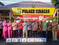 Jelang Hari Bhayangkara ke-78, Polres Metro Jakarta Timur Berikan Bantuan Sosial Kepada Purnawirawan Polri