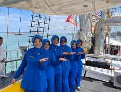 Jalasenastri Lanal Bintan Turut Sambut Kedatangan KRI Dewa Ruci Dalam Rangka Muhibah Budaya Jalur Rempah