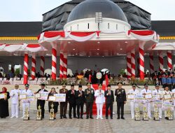 WADAN LANTAMAL I HADIRI UPACARA PENURUNAN BENDERA HUT KE-79 KEMERDEKAAN RI 