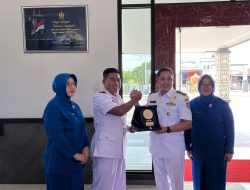 Tampuk Pimpinan Jabatan Strategis Komandan KRI Teluk Manado-357 di Satlinlamil 3 Berganti