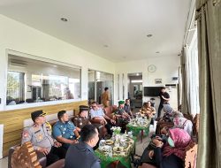 Danlanal Simeulue Sambut Kedatangan Ketua Pengadilan Tinggi Banda Aceh di Bandara Lasikin Kabupaten Simeulue