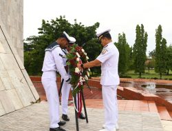 Sambut Hari Armada RI Tahun 2024, Lanal Banjarmasin Gelar Ziarah Rombongan di TMP Bumi Kencana