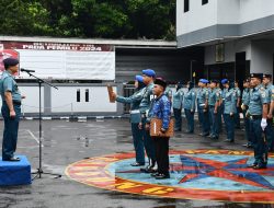 Tingkatkan Jati Diri Sebagai Parjurit Jalasena, Komandan Lanal Bandung Pimpin Upacara Bendera 17’an
