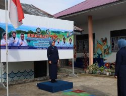 Hadiri Syukuran Dirgahayu Yayasan Hang Tuah Ke-78, Danlanal Dumai Serahkan Tumpeng Kepada Ketua Pengurus Perwakilan YHT Dumai
