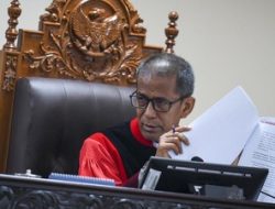 Saldi Isra Pimpin Sidang Sengketa Pilkada Mimika, Kuasa Hukum Paslon 01 Johannes Rettob-Emanuel Kemong Tolak Semua Dalil Pemohon