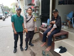 Kerjasama Dengan Keamanan Lingkungan Bhabinkamtibmas Gunung Sahari Utara Lakukan Pembinaan