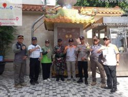 Bhabinkamtibmas Duri Pulo Bersama 3 Pilar Gelar Kerja Bakti di Vihara Maha Dharma