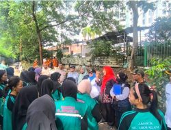 Bhabinkamtibmas Kebon Kelapa Pantau Kegiatan PSN di RW 04 untuk Cegah DBD