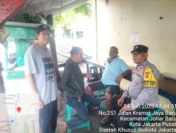 Bhabinkamtibmas Johar Baru Sampaikan Pesan Kamtibmas Melalui Dialogis dengan Tokoh Masyarakat dan Warga