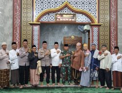 Jumat Keliling, Polsek Ciputat Timur Tegaskan Pentingnya Kolaborasi Keamanan