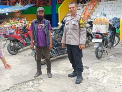 Bhabinkamtibmas Petojo Utara Lakukan Sambang dan Patroli di Pasar Sangaji