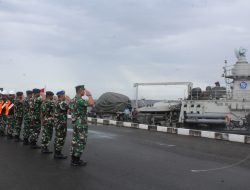 Komandan Lanal Dumai Lepas Keberangkatan KRI Sultan Thaha Syaifuddin-376 di Dermaga TNI AL Bangsal Aceh