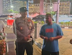 Himbauan Kamtibmas Sepanjang Jalan Mh Thamrin Oleh Patroli Gabungan Polsek Metro Menteng