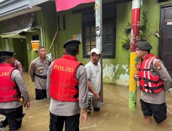 Banjir di Kebon Pala, Polda Metro Jaya Terjunkan Tim Patroli Siaga*