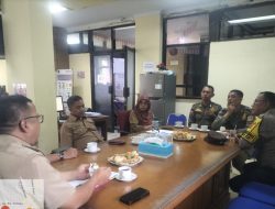 Bhabinkamtibmas Johar Baru Hadiri Rapat Koordinasi Tiga Pilar untuk Meningkatkan Keamanan Wilayah