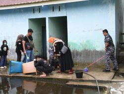 Lanal TBA dan Komunitas Vespa Bersinergi Dalam Aksi Bersih Tempat Ibadah Sambut Bulan Ramadhan
