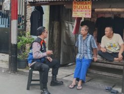 Patroli Dialogis Menyambut Bulan Suci Ramadhan Bhabinkamtibmas Kampung Rawa Sambangi Ketua RT dan Warga