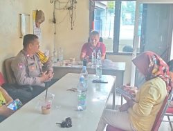Silaturahmi Dengan Ketua RW, Bhabinkamtibmas Pesan Kamtibmas Menjelang Ibadah Ramadhan