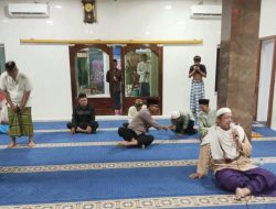 Subuh Keliling Bhabinkamtibmas Kampung Rawa, Perkuat Silaturahmi dengan Tokoh Agama di Masjid Jami Nurul Aini