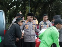 Kapolres Metro Jakarta Pusat Gelar Patroli Ramadhan Sambil Bagikan Takjil