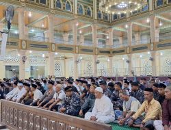 Prajurit Lanal Simeulue Hadiri Peringatan Nuzulul Qur’an 1446 H di Masjid Tengku Khalilullah Kabupaten Simeulue