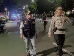Berikan kamtibmas, Polsek Senen Himbau Warga yang Melaksanakan Saur On The Road di Jalan Kramat Raya
