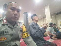 Bhabinkamtibmas Kenari Laksanakan Sholat Subuh Berjamaah di Masjid Al Mua’awanah