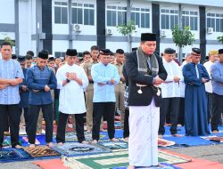 Keluarga Besar Lantamal I Bersama Masyarakat Belawan Laksanakan Sholat Idul Fitri 1446H/2025M Di Mako Lantamal I