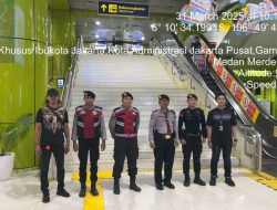 Polsek Metro Gambir Gelar Patroli Pos PAM Ops Ketupat Jaya 2025 di Stasiun Gambir