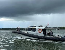 Dalam Rangka Pengamanan Idul Fitri 2025 Penyeberangan Bintan-Batam, Danlanal Bintan Laksanakan Patroli di Selat Riau