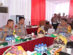 Pengamanan Arus Balik di KM 25B, Wakapolda Metro Jaya Lakukan Peninjauan di dampingi Kapolres Metro Bekasi.