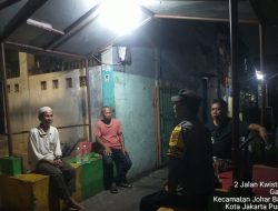 Patroli Pemukiman dan Pemantauan Rumsong, Bhabinkamtibmas Galur di Tengah Warga Mudik Lebaran
