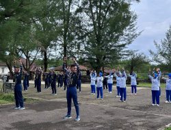 Jaga Kebugaran Usai Libur Lebaran, Keluarga Besar Lanal Simeulue Olahraga Bersama Sekaligus Pelepasan Perwira Mutasi