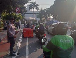 Sore Hari, Polisi Hadir di TL Veteran III untuk Atur Lalin dan Cegah Kejahatan Jalanan